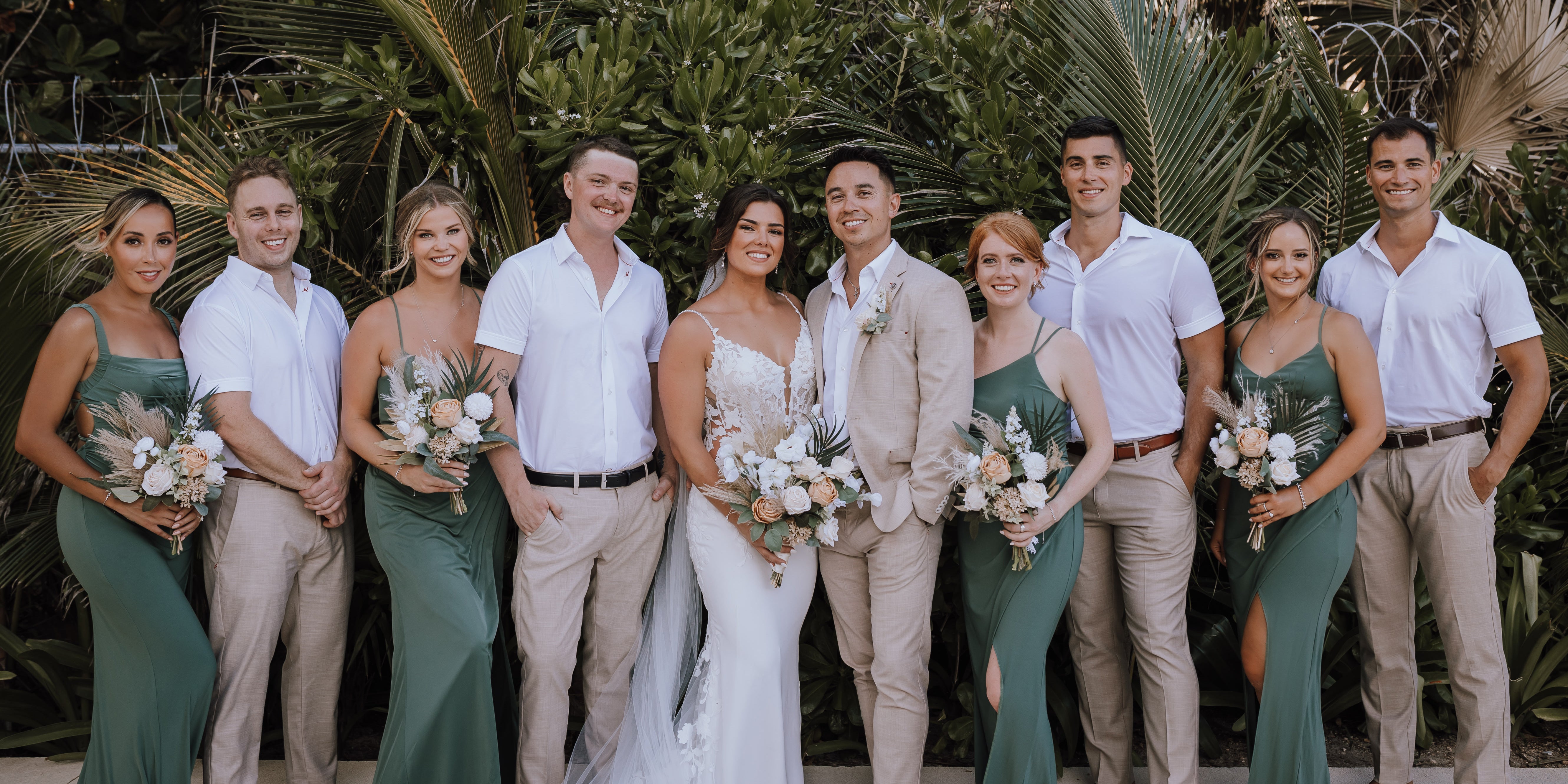 files/Robin_s_wedding_party_-_Silk_Gardener-cropped_f4624308-069f-46bf-97e5-8cc7c794e036.jpg